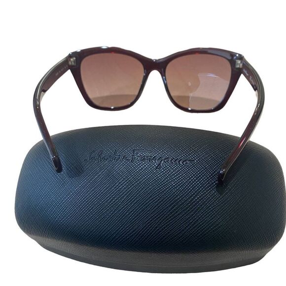 Salvatore Ferragamo Sunglasses. NWT - Picture 15 of 16